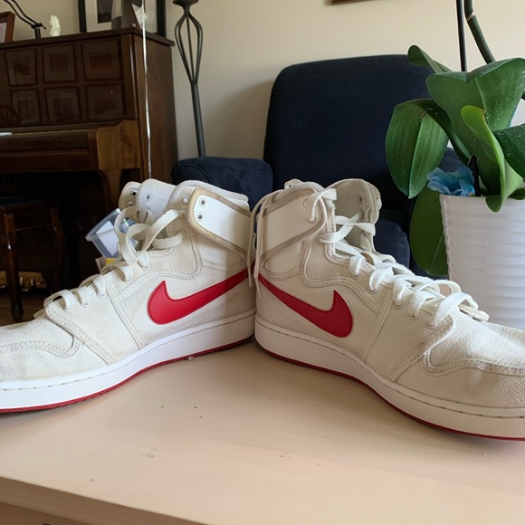 Men’s Nike Jordan 1 Retro AJKO Shoes - Picture 4 of 6